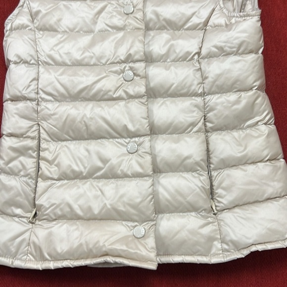 Moncler Kid Liane Down Vest new size 8 in light beige - Picture 5 of 6
